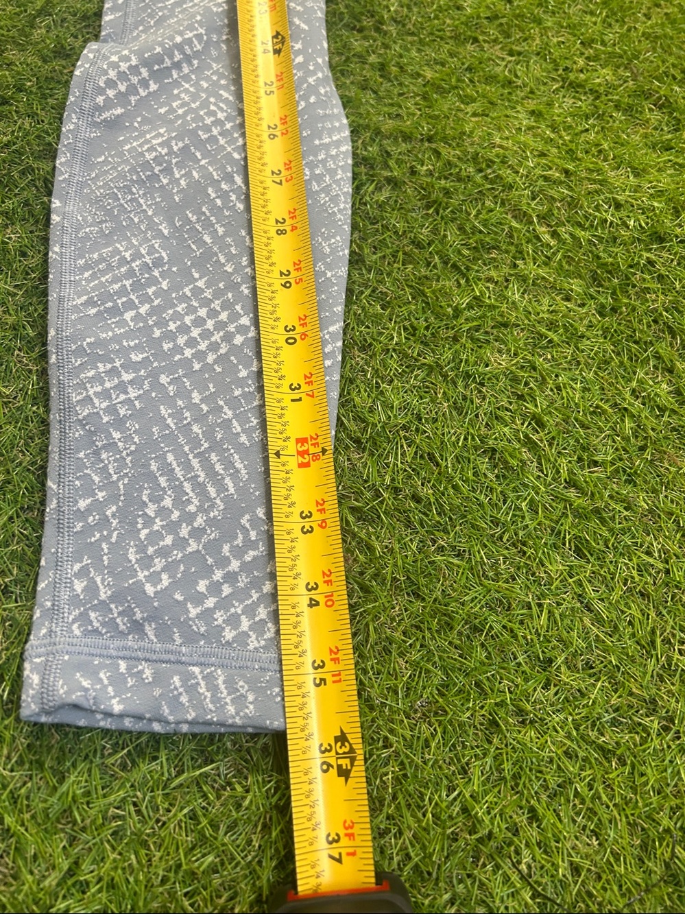 lululemon athletica Light Blue and White Textured Leggings - Picture 3 of 4